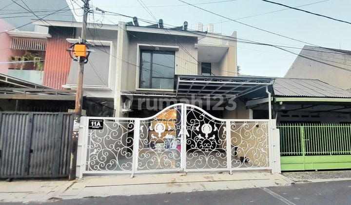 Dijual Rumah Baru Tebet 2 Lantai Siap Huni di Strategis Tebet: Bebas Banjir, SHM, 1 Km Dekat Akses Tol, KRL &Lrt!