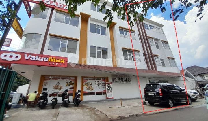 Ruko Tebet 4 Lantai di Pusat Bisnis Strategis Tebet: Sebelah Bank Bca, Akses Jalan 3 Mobil, Bebas Banjir, SHM, 1 KM ke Tol, KRL &Lrt!