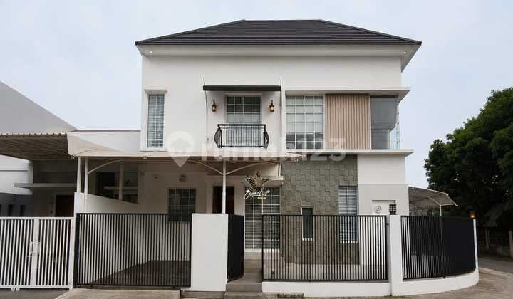 For Sale Corner House 2 Floors Ready to Live in Nusaloka BSD