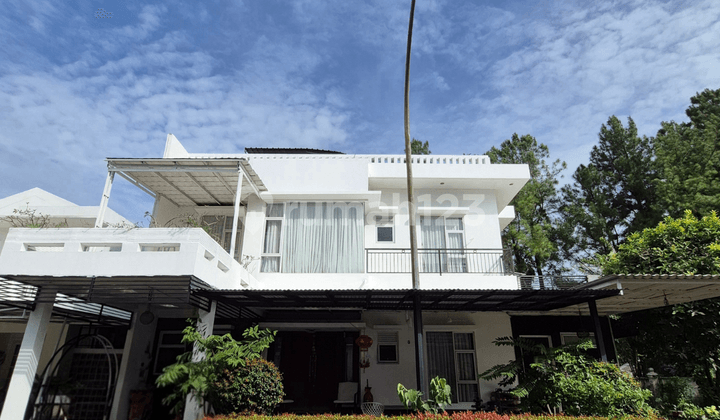 Dijual Rumah Mewah Siap Huni di Cluster Versailles BSD City