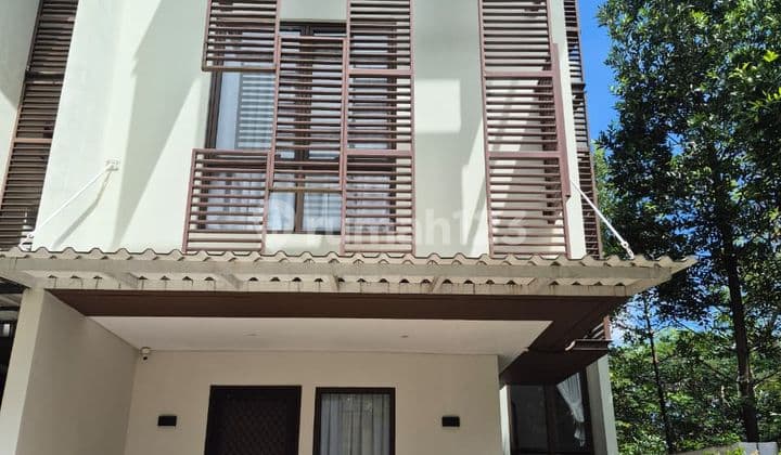 For Sale 3-Story Residential House in Whelford Greenwich Park Cluster