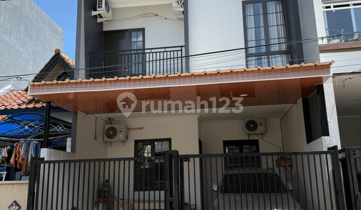 Rumah 2 Lantai Siap Huni Semi Furnish di Melati Mas Serpong