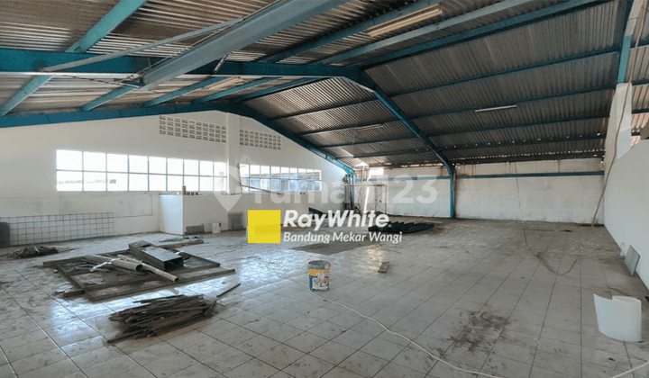 Gudang dan Kantor Baru Renov Mainroad Sudirman Arah Cibeureum