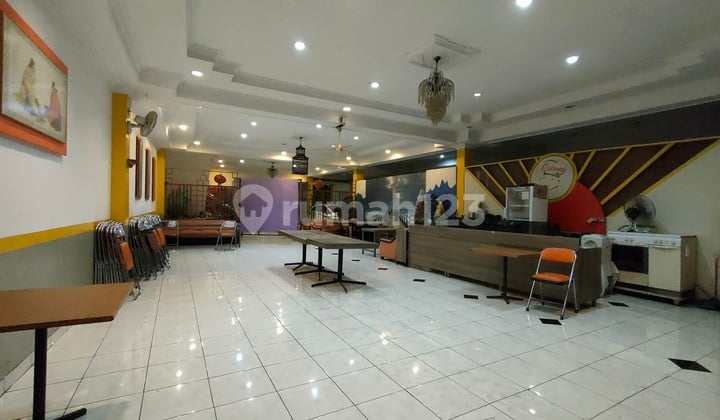 Multipurpose Building and House on Moch Toha Street, Bandung City
