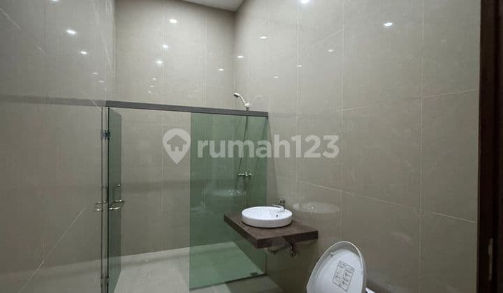 Dijual - Rumah Eksklusif Sukajadi Sektor 10