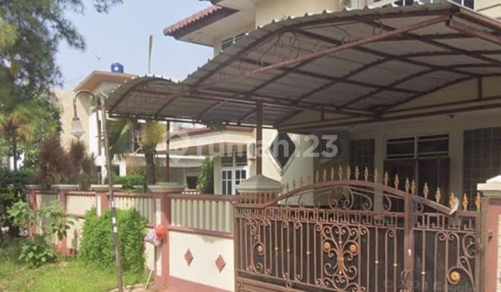 Dijual Rumah Hook Depan Taman Lokasi Strategis