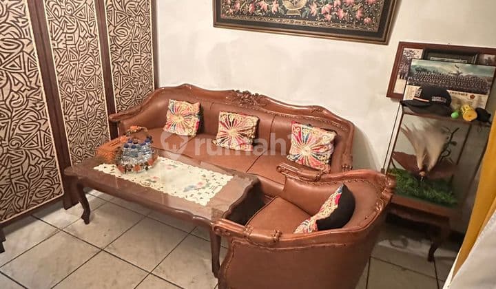 Strategically Located House, Near Shopping Centers, Offices, Business Places, Transjakarta Bus Stops