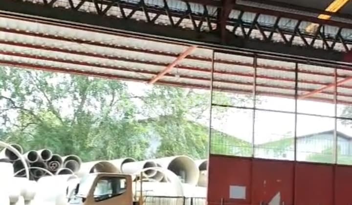 Ready-to-Use Warehouse for Sale, Strategic Location, Container-Accessible Road