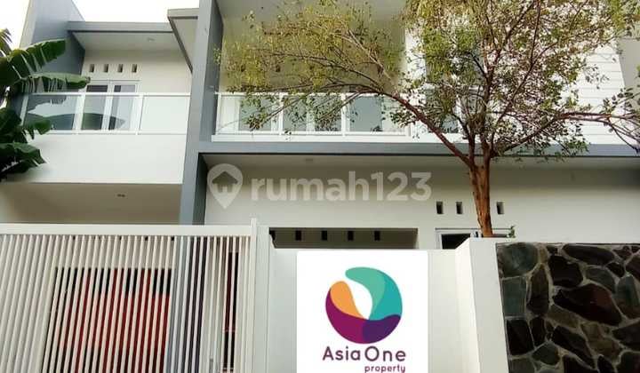Rumah Stylish Semi Furnished di Pulo Asem - Nyaman untuk Keluarga Modern"