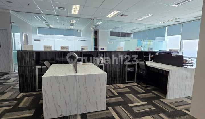 Rent Office Space Soho Capital (Central Park) Strategis dan Nyaman