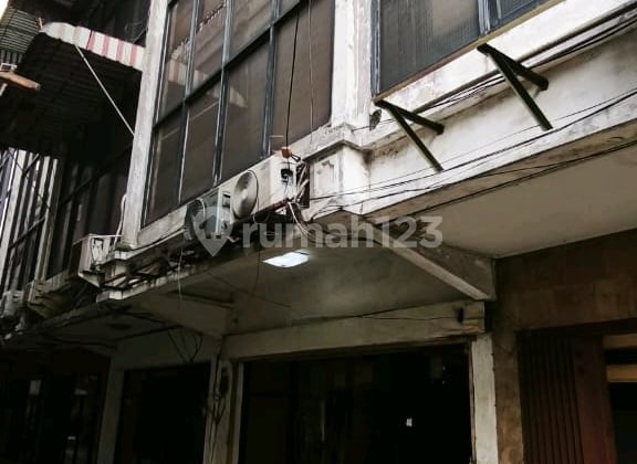 Shop House on Jl Basuki Rahmat Surabaya