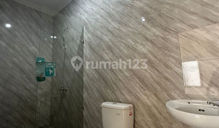 RUMAH MURAH 2 LANTAI SIAP HUNI DI DARMO PERMAI TIMUR DEKAT RAYA SATELIT