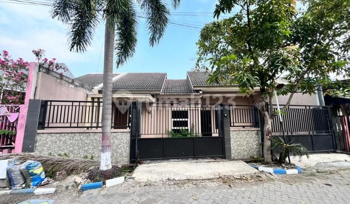 RUMAH MINIMALIS DI PURI PERMATASARI DEKAT KOTA BARU DRIYOREJO GRESIK