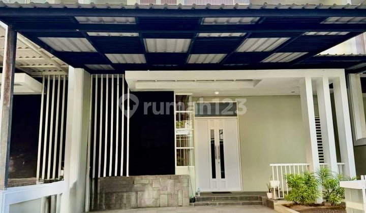 Rent House Royal Residence 3BR 2FL Semi-Furnished Wiyung Pakuwon