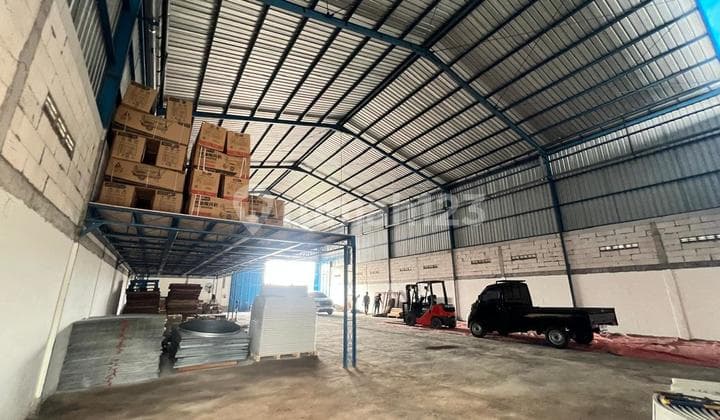 Gudang Siap Pakai di Bypass Mojokerto Akses Nol Jalan Raya