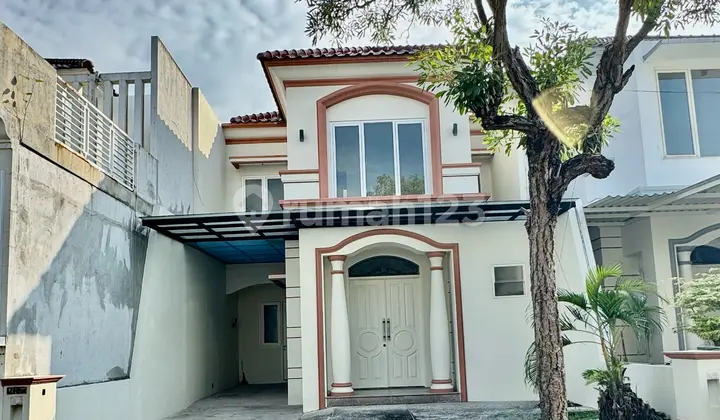 For sale: Bukit Mas Wiyung 3-bedroom tourist house near Pakuwon Mall toll
