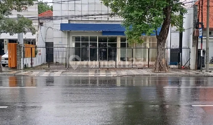 Bangunan Komersial Jl Sulawesi Ramai Pusat Kota Surabaya Bangunan Komersial Jl Sulawesi Ramai Pusat Kota Surabaya