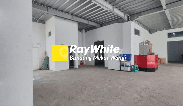 Ruang Usaha Tengah Kota Bandung 3 Lantai Siap Huni