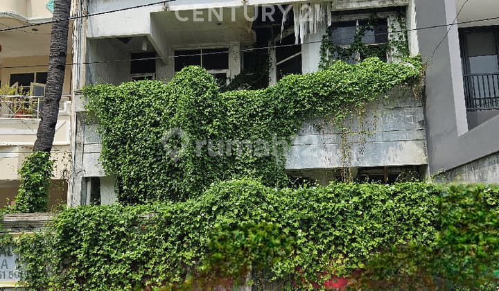 Old House 8 Width 200 Area Muara Karang