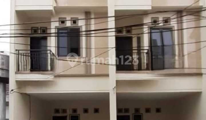 Rumah Baru 3 Lantai 4x13 Row 1 Mobil Tanjung Duren Bebas Banjir