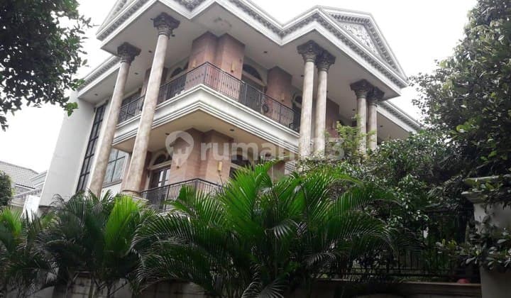 Dijual Cepat Rumah Tipe Hook, Bangunan Clasic Eropa Nan Elegan, Siap Huni Di Kelapa Gading