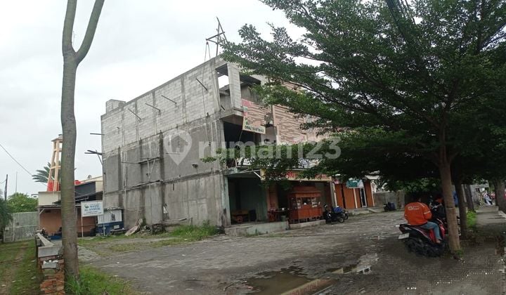 Commercial Shop House for Sale 250m2 in Taman Cimanggu, Busy & Prospective Location