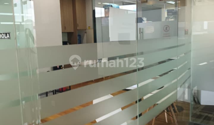 Gedung Perkantoran Modern 8 Lantai @ Tomang Raya - Selangkah ke Tol