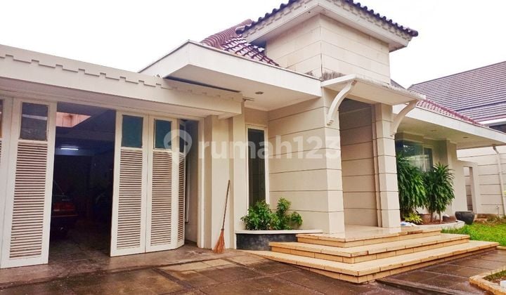 Rumah Mewah Menteng Area Tenang Strategis Ada Kolam Renang & Taman Luas