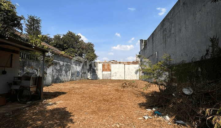 Hot Deal in Menteng! Build-Ready Land 541M² - Square Shape & Higher Position Than the Road