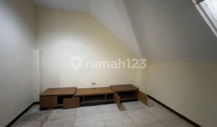 Modern Residence in the Heart of Menteng! Luxury Townhouse with Private Basement