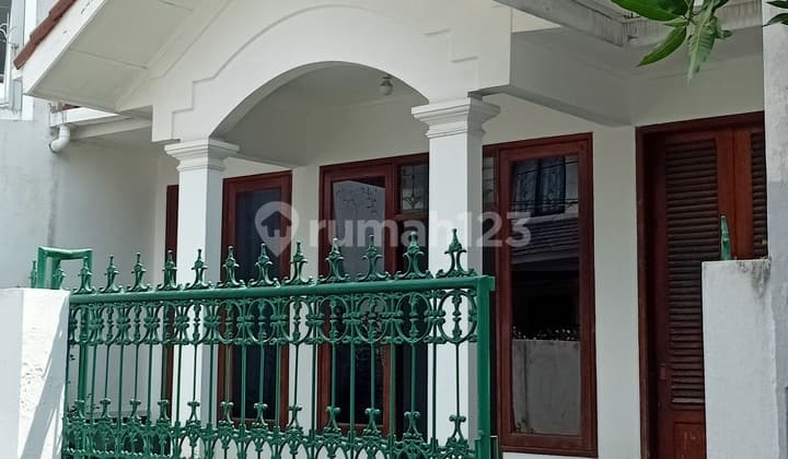 Investasi Rumah Cantik, Homey, Strategis di Pusat Kota