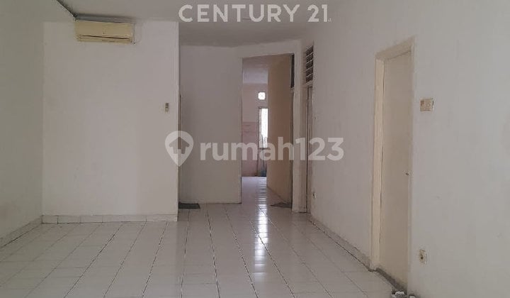 Semi Furnished Comfortable Safe House in Meadow Green Lippo Cikarang