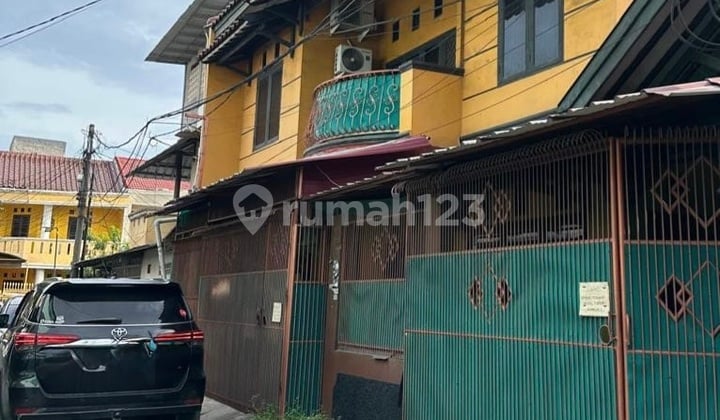 Corner House for Sale, Menceng, West Jakarta.