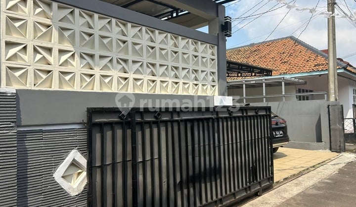 House. For Sale. Second. Cijantung. Land Area 144m2. Building Area 110m2