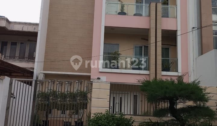 3.5-Story House For Sale in Taman Surya. Pegadungan. Kalideres