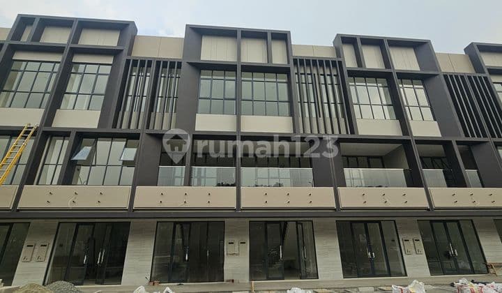 Ruko Enchante Disewakan di Depan Cluster Greenwich