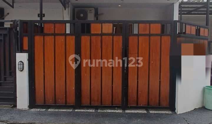 Siap Huni, Rumah, 2 Lantai, SHM, Dekat Pusat Perbelanjaan, Full Furnished