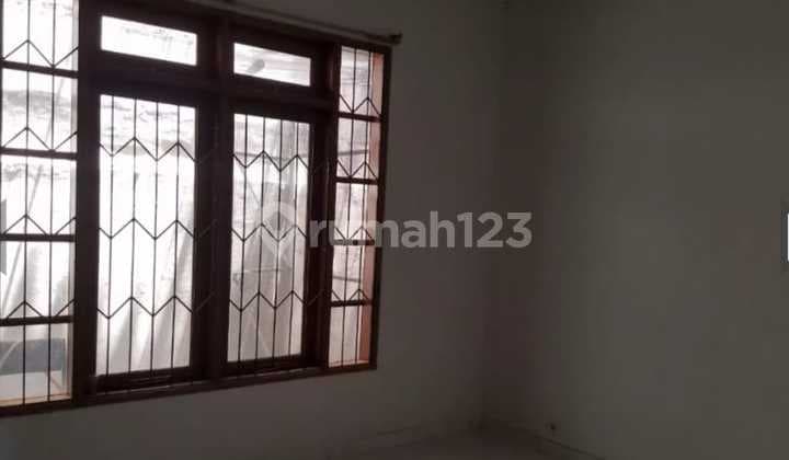 Fast Sale, Beautiful 2-Story House in Cempaka Putih Timur