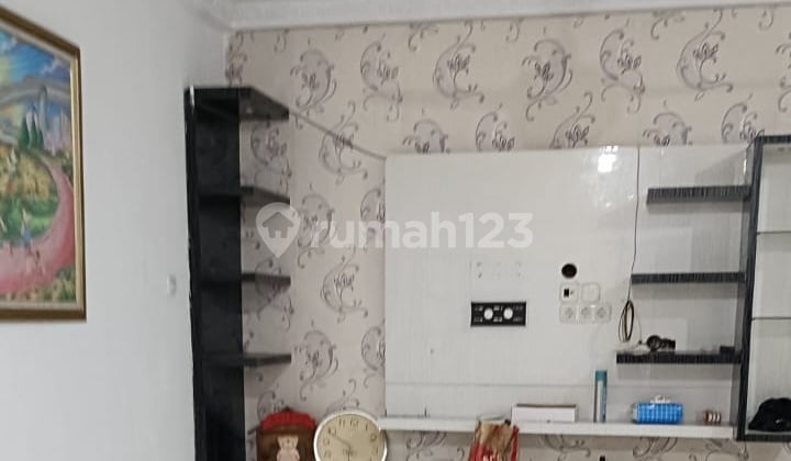 2-Storey House Ready to Occupy in Taman Palem Lestari, West Jakarta.