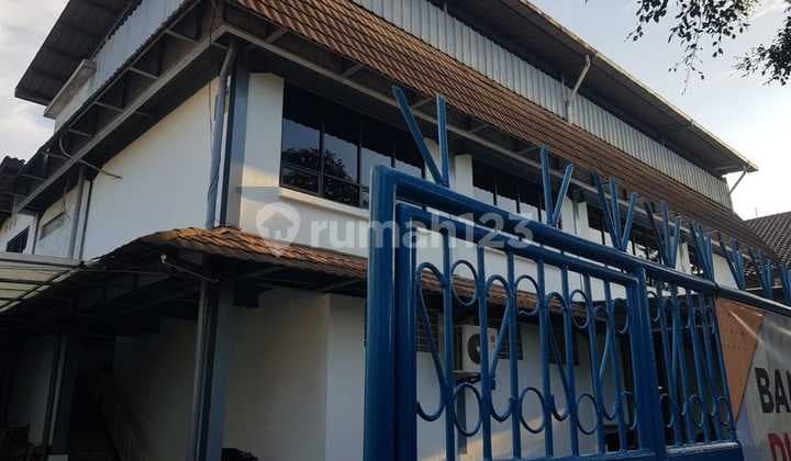 Former Convection House and Warehouse in Pulo Asem, Pulogadung, East Jakarta.