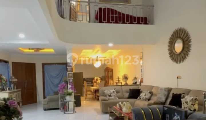 Dijual Rumah 2 Lantai Fully Furnished di Titian Indah, Bekasi