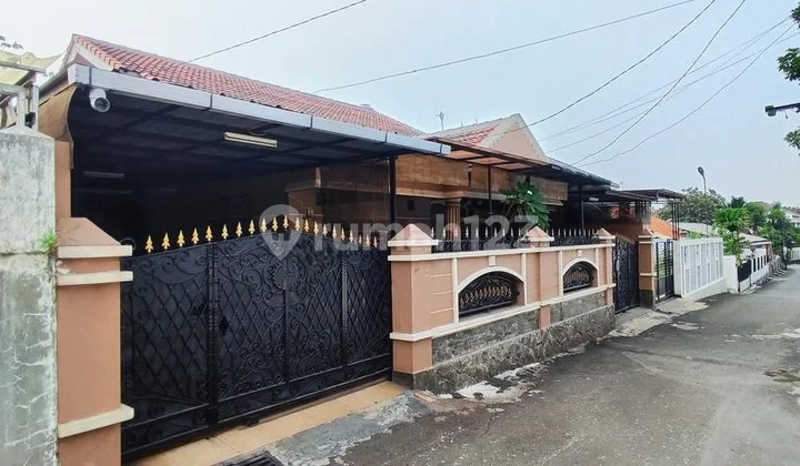 Dijual Cepat Rumah Semi Furnish 500Meter Dari Tol Jatiwaringin.8menit Kestasiun LRT