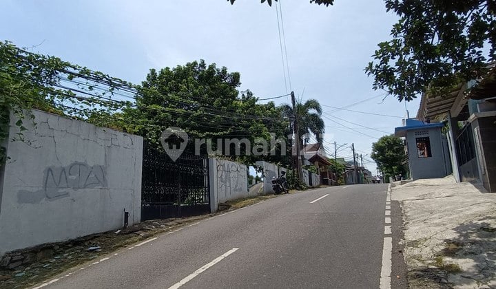 Sell Cheap Land Below Market Price. Bonus Building. in Cilandak
