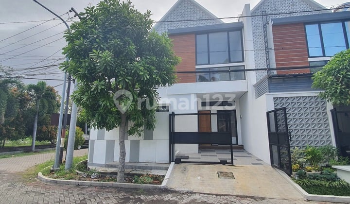 Rumah Baru GADING PANTAI, Hook 2 Lantai, Depan Taman