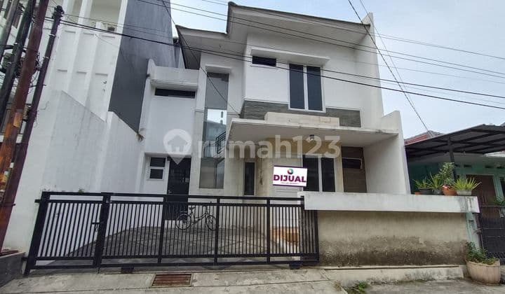 Dijual Rumah 2Lt di Taman Galaxy, Bekasi Selatan