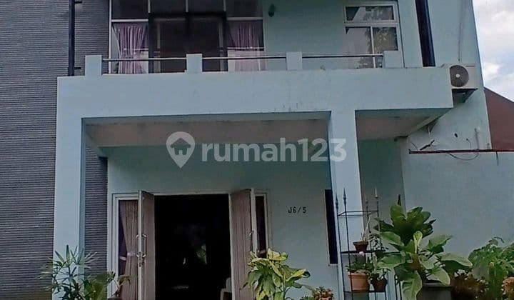 Hook House on ******** Road Nice House