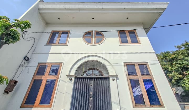 Gedung Kantor di Kelapa Gading dekat Kirana Boutique, Kensington