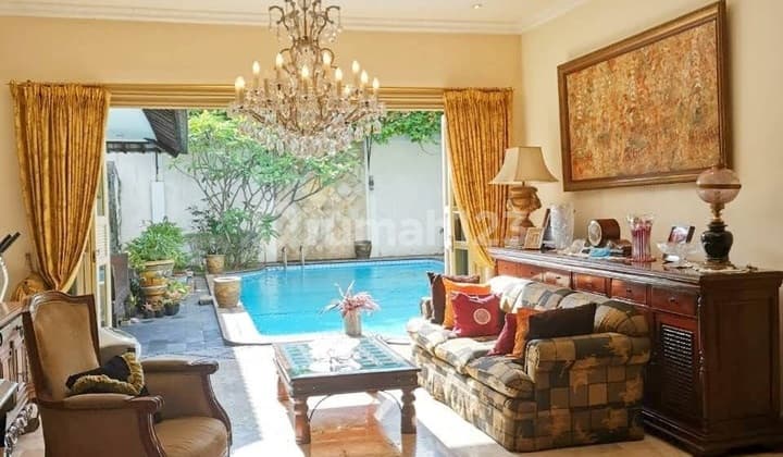 Rumah Hook Asri Dan Nyaman di Cipete, Jakarta Selatan