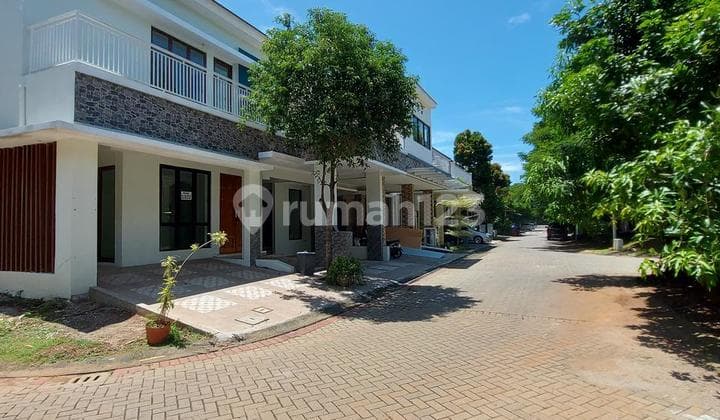 Rumah Hook Baru Renovasi Siap Huni di Bintaro