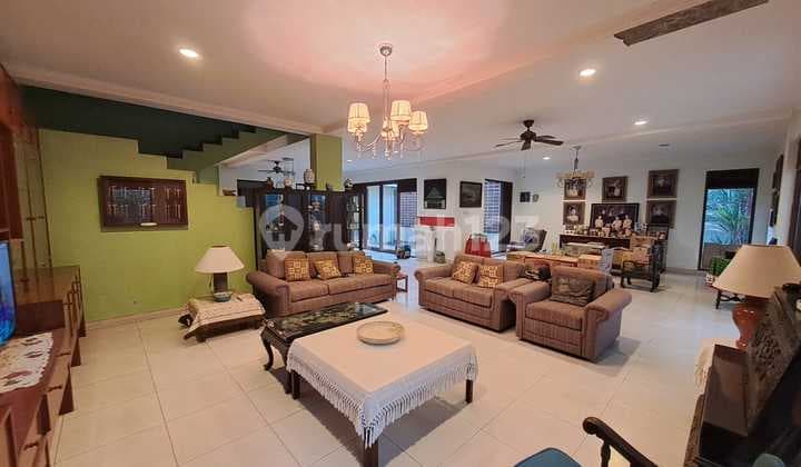 Rumah Mewah Style Modern di Lingkungan Nyaman CitraGrand Cibubur / A Luxury Modern House in CitraGrand Cibubur